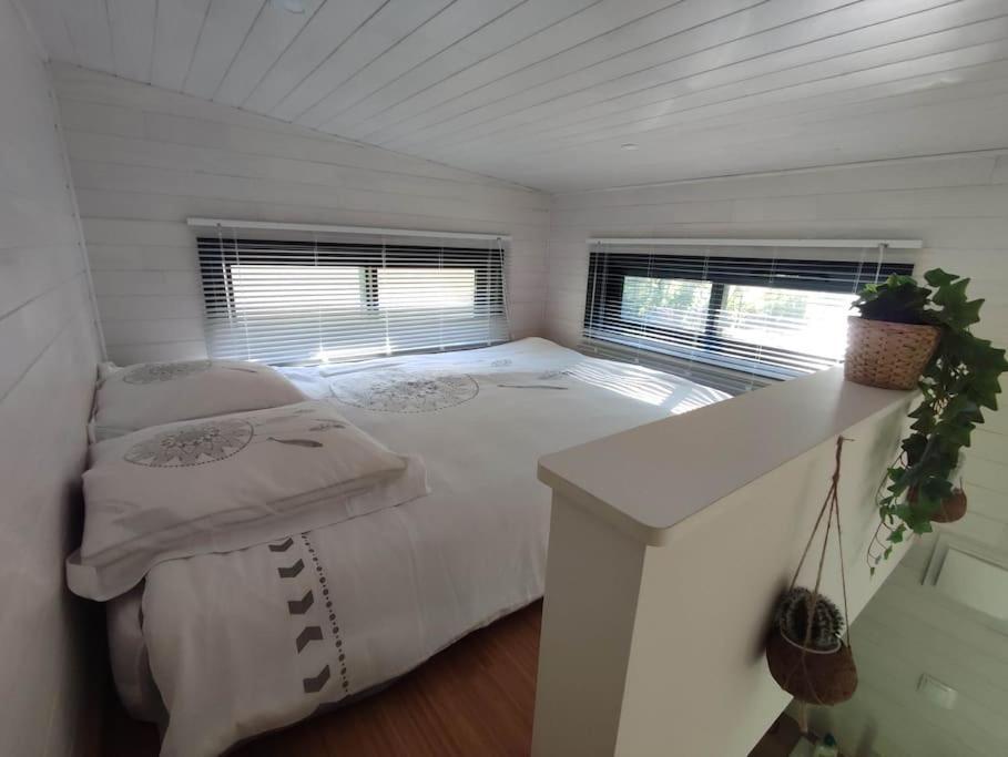 Вилла Tiny House Chez Caroline Gaillan-en-Medoc Экстерьер фото