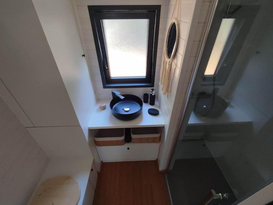 Вилла Tiny House Chez Caroline Gaillan-en-Medoc Экстерьер фото